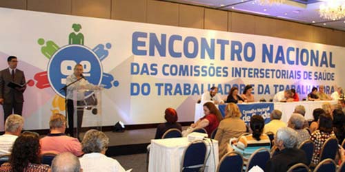Ativistas de todo o país se reúnem para discutir melhores condições de trabalho e garantia à vida